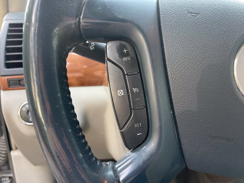 Used 2008 Saturn Outlook XR w/ Premium Trim Package FWD image 12