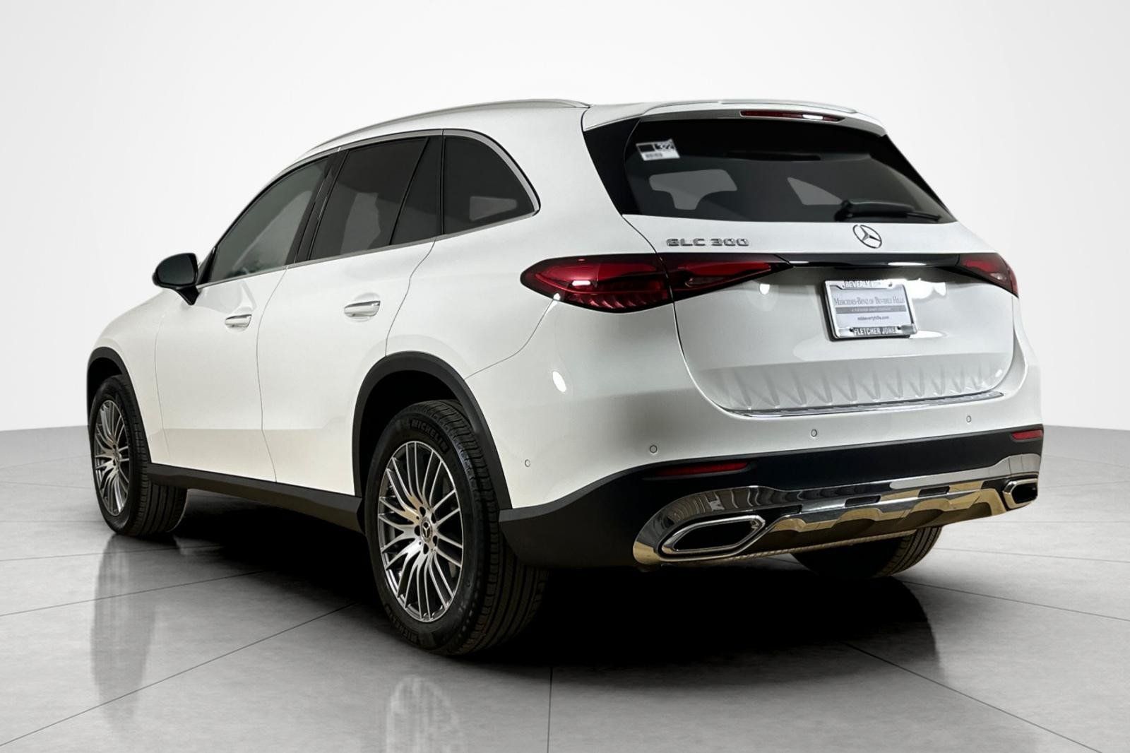 Used 2026 Mercedes-Benz GLC 300 image 3