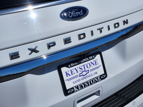 Used 2023 Ford Expedition Max Limited image 11