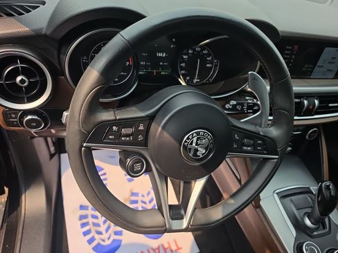 Used 2018 Alfa Romeo Stelvio Sport w/ Quick Order Package 22J Sport AWD/4WD image 14