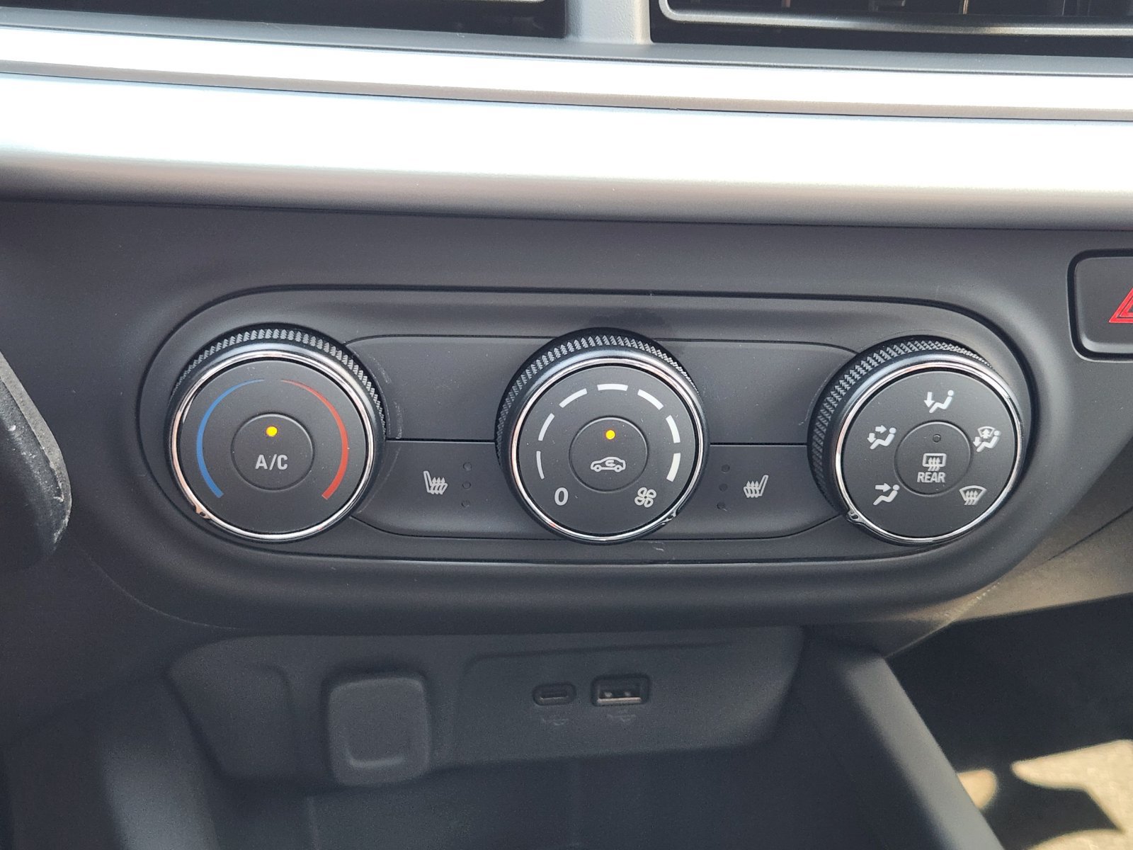 New 2026 Chevrolet Trax LS w/ LS Convenience Package FWD image 18