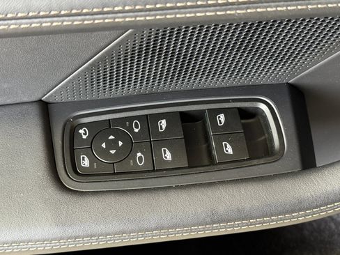 Used 2025 Porsche Taycan Turbo image 12