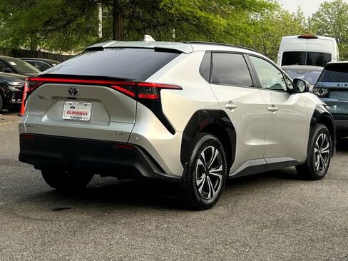 Used 2024 Toyota bZ4X XLE w/ Weather Package image 7