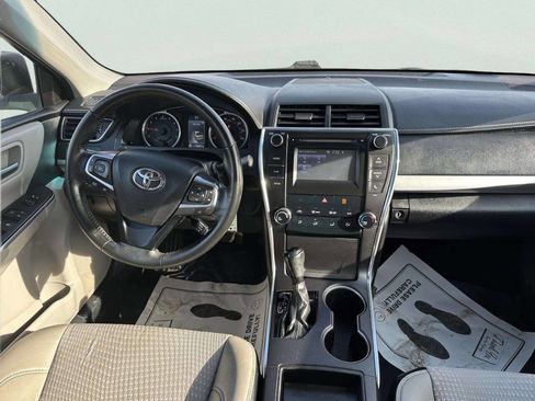 Used 2015 Toyota Camry SE image 19