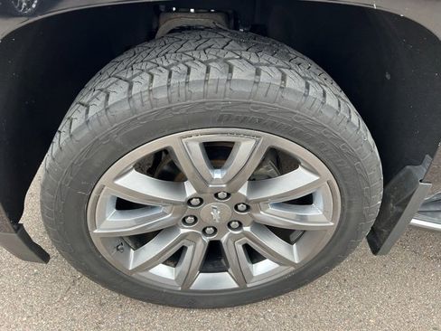 Used 2015 Chevrolet Suburban LTZ image 9