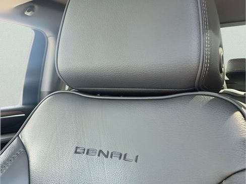 Used 2024 GMC Sierra 2500 Denali w/ Denali Reserve Package AWD/4WD image 22