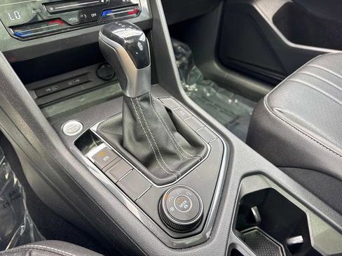 Used 2022 Volkswagen Tiguan SE image 24