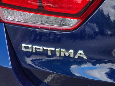 Used 2018 Kia Optima LX w/ 17" Alloy Wheels Package FWD image 13