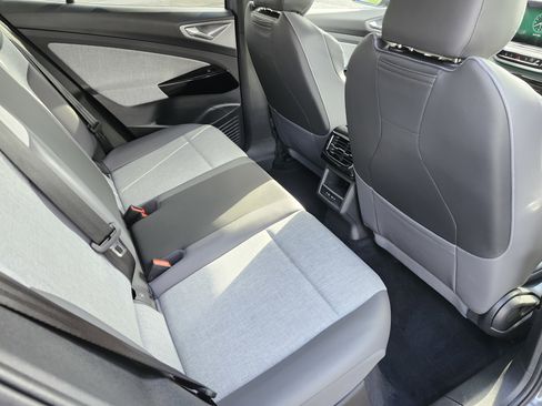 Used 2023 Volkswagen ID.4 Pro RWD image 19