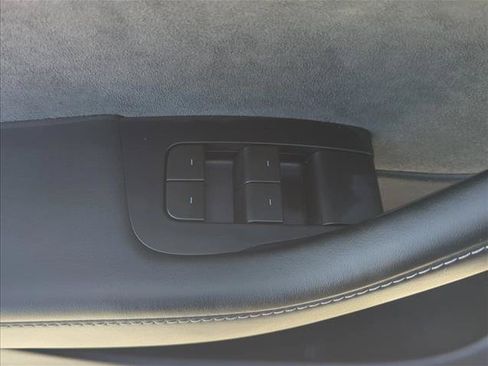 Used 2023 Tesla Model Y Long Range AWD/4WD image 11