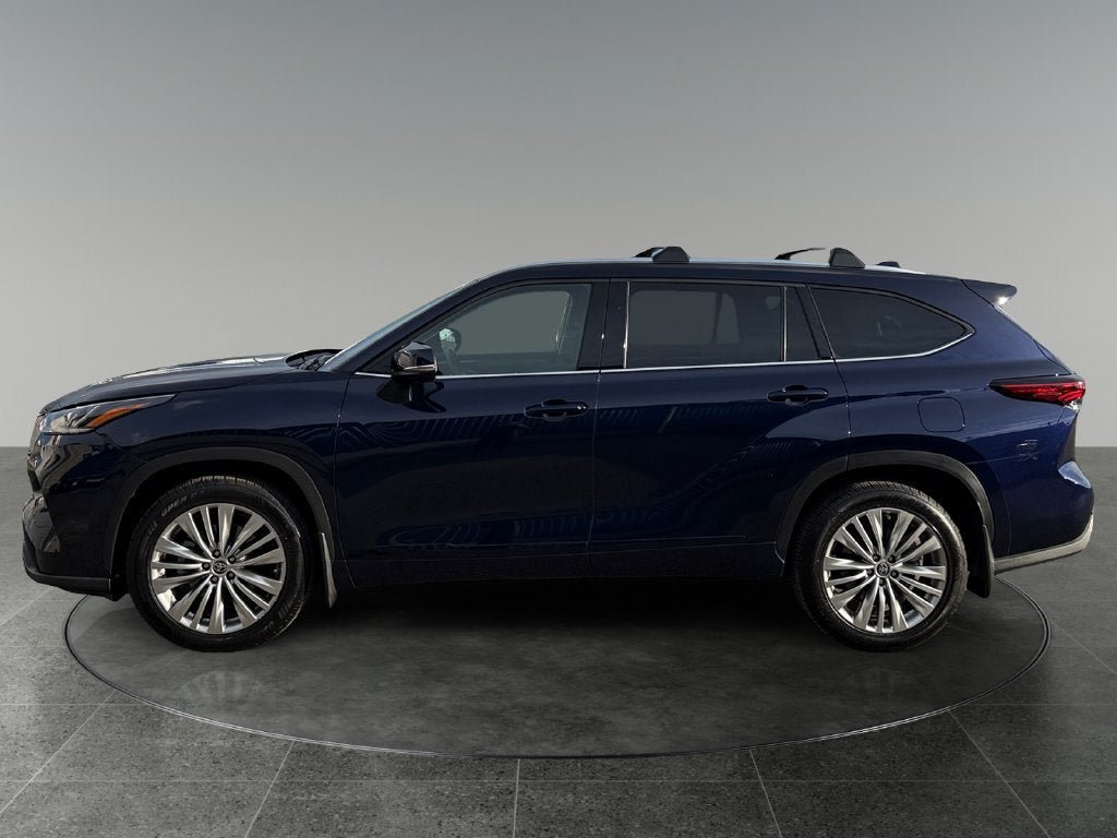 Used 2022 Toyota Highlander Platinum AWD/4WD image 5