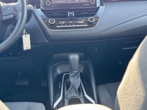 Used 2022 Toyota Corolla LE FWD image 15