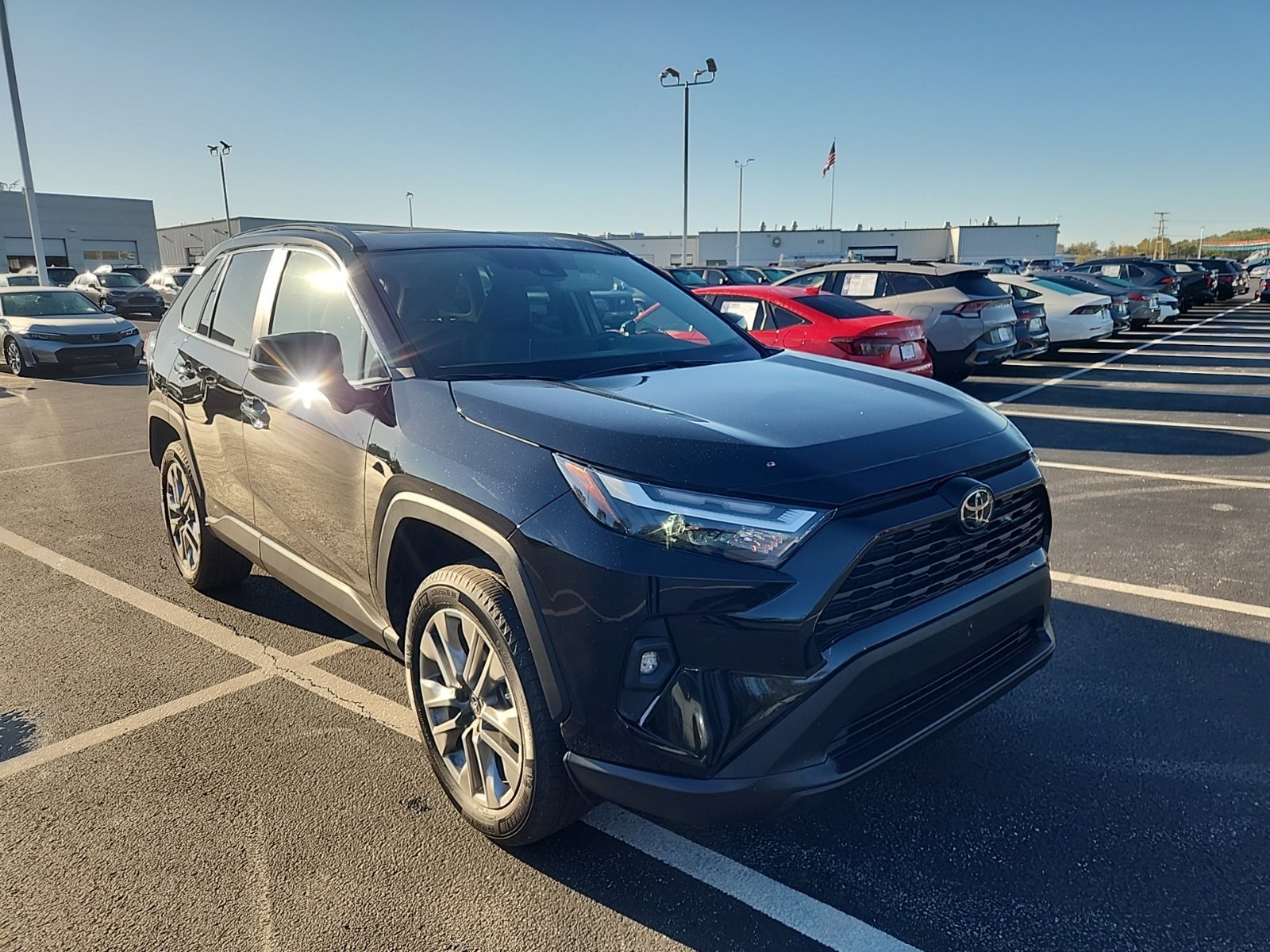 Used 2025 Toyota RAV4 XLE Premium w/ Weather Package AWD/4WD image 9