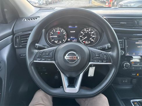 Used 2021 Nissan Rogue Sport S image 18