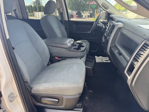 Used 2018 RAM 3500 Tradesman w/ Chrome Appearance Group AWD/4WD image 11