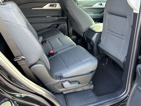 New 2026 Ford Explorer Active RWD image 16