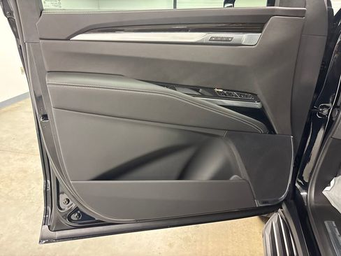 New 2025 Cadillac Escalade Luxury image 26