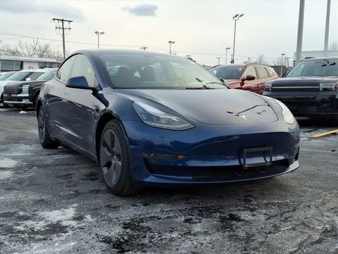 Used 2023 Tesla Model 3 Standard Range image 7
