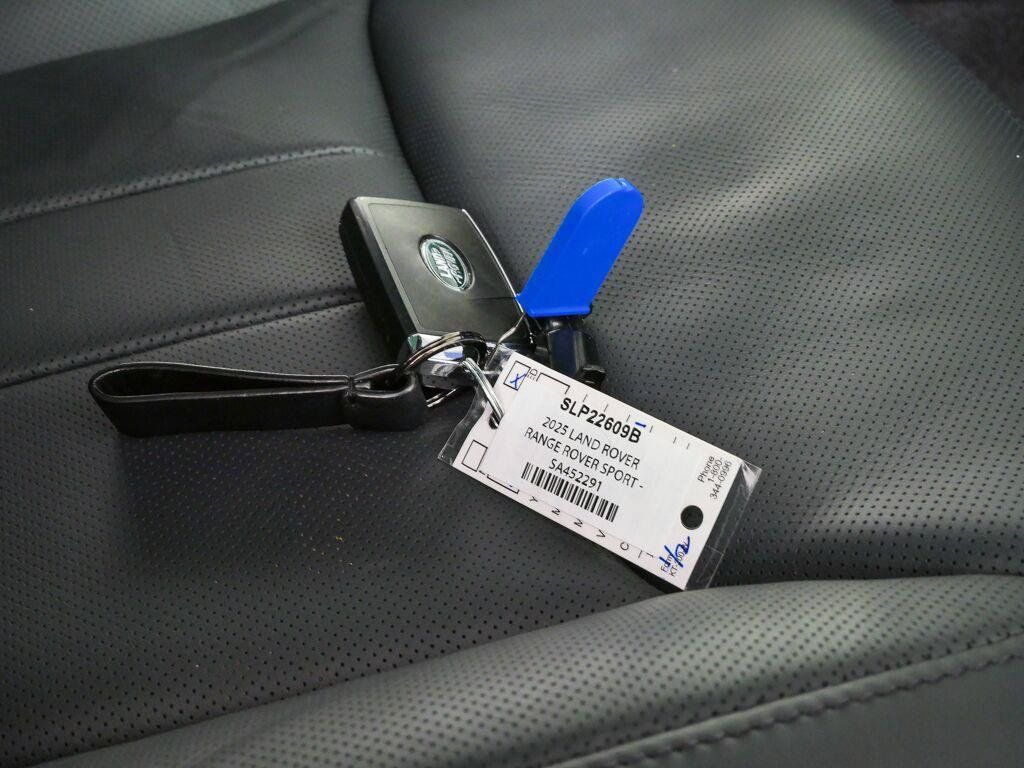 Used 2025 Land Rover Range Rover Sport Dynamic SE AWD/4WD image 41