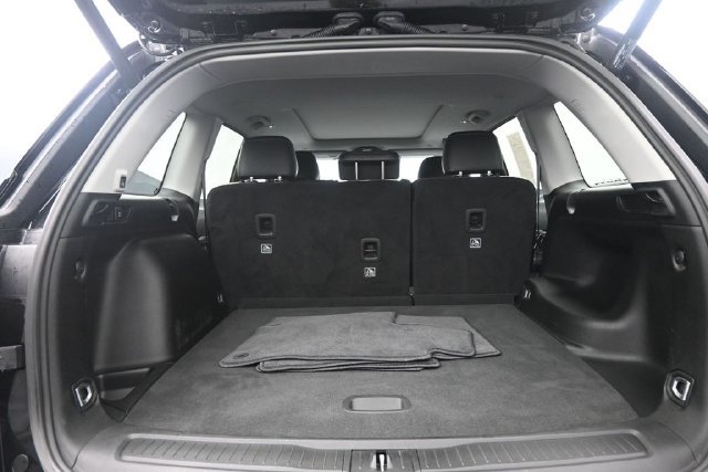 Used 2023 Jeep Grand Cherokee Limited w/ Trailer Tow Prep Group (B) AWD/4WD image 7