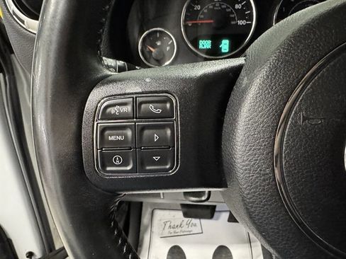 Used 2015 Jeep Wrangler Unlimited Sahara w/ Connectivity Group AWD/4WD image 8