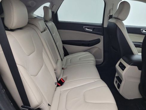 Used 2022 Ford Edge Titanium AWD/4WD image 19
