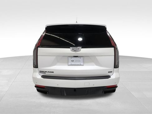 Certified 2024 Cadillac Escalade Sport Platinum w/ LPO, ONYX Package AWD/4WD image 3
