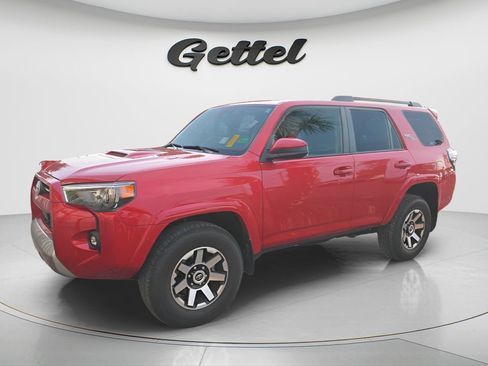 Used 2022 Toyota 4Runner TRD Off-Road AWD/4WD image 2