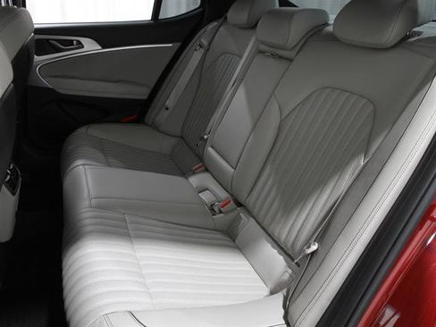 Certified 2022 Genesis G70 2.0T w/ Prestige Package image 18