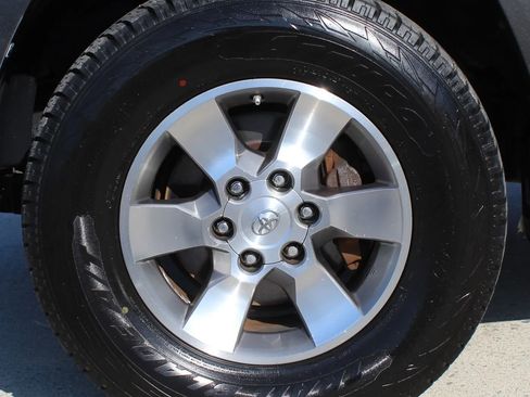 Used 2012 Toyota 4Runner SR5 w/ Convenience Pkg AWD/4WD image 9