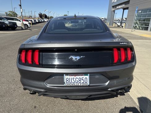 Used 2020 Ford Mustang Coupe RWD image 4
