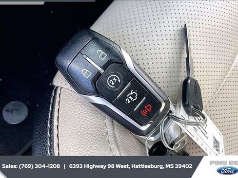 Used 2016 Ford Mustang GT Premium image 9