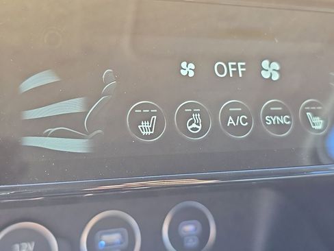 New 2025 Genesis G70 2.5T image 8