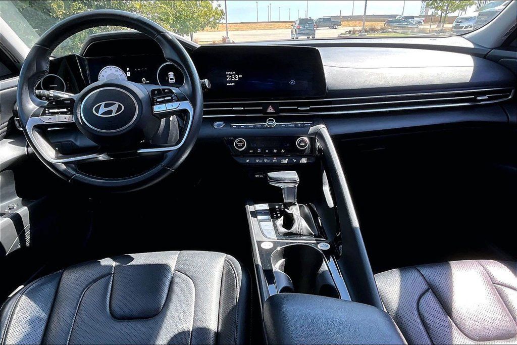 Used 2024 Hyundai Elantra Limited FWD image 17