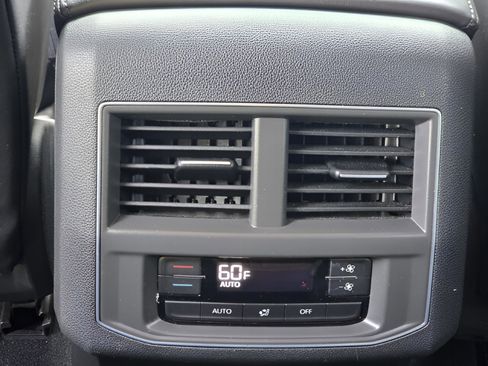 Used 2019 Volkswagen Atlas SE w/ Towing Package image 12