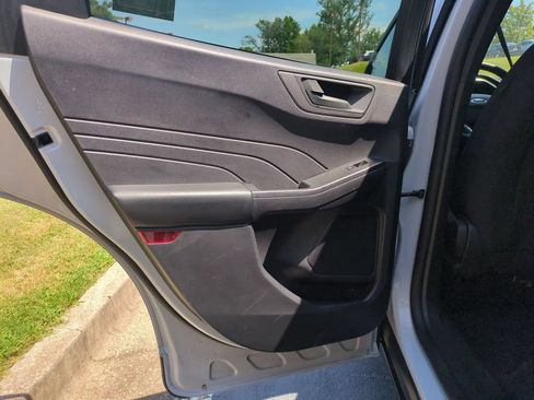 Used 2025 Ford Escape Active AWD/4WD image 26