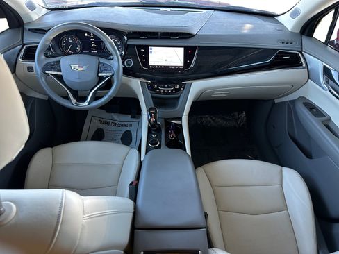 Used 2025 Cadillac XT6 Premium Luxury w/ Technology Package FWD image 11