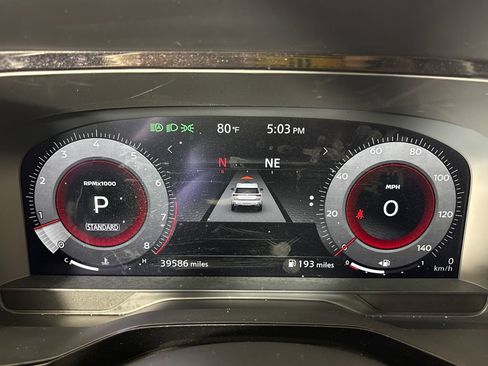 Used 2024 Nissan Pathfinder Platinum FWD image 19