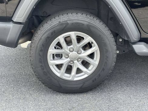 Used 2023 Jeep Wrangler Unlimited Sport w/ Sun And Sound Package AWD/4WD image 13