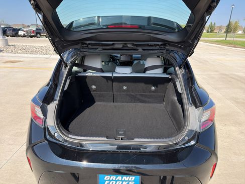 Used 2019 Toyota Corolla SE w/ SE Option Package FWD image 7