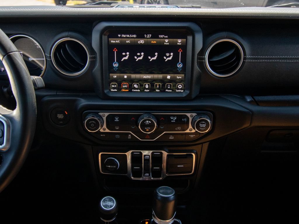 Used 2023 Jeep Wrangler Unlimited Sahara AWD/4WD image 22
