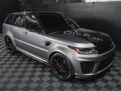 Used 2020 Land Rover Range Rover Sport SVR image 16