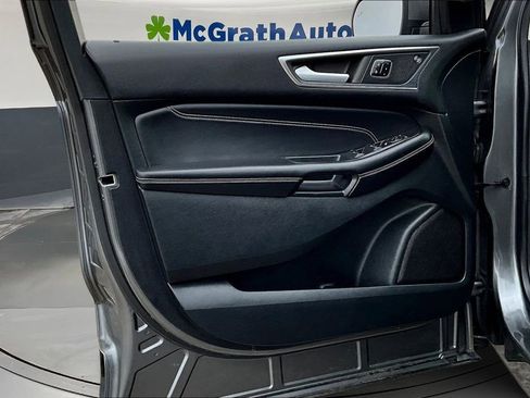Used 2023 Ford Edge Titanium AWD/4WD image 19