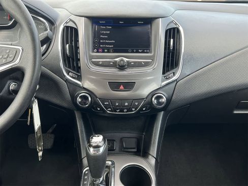 Used 2019 Chevrolet Cruze LT w/ LT Fleet Convenience Package image 28