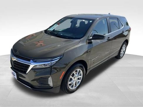 Used 2023 Chevrolet Equinox LT AWD/4WD image 2