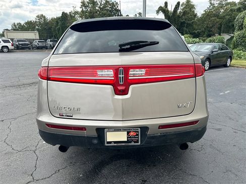 Used 2019 Lincoln MKT AWD image 7