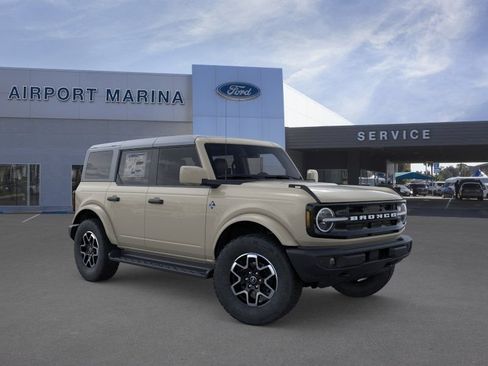 New 2026 Ford Bronco Outer Banks AWD/4WD image 8