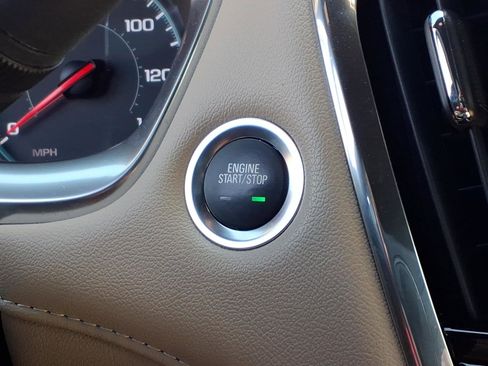 Used 2023 Chevrolet Traverse LS FWD image 17