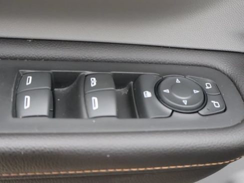 Used 2018 GMC Terrain SLE w/ Driver Convenience Package FWD image 13