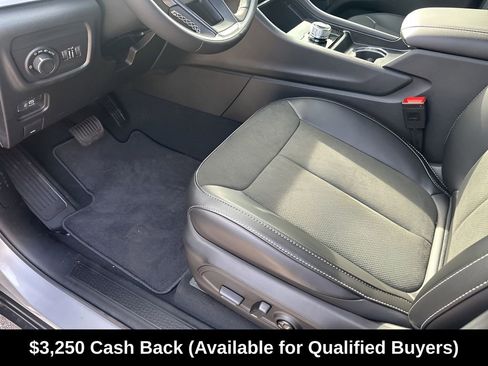 New 2025 Jeep Grand Cherokee Altitude RWD image 32
